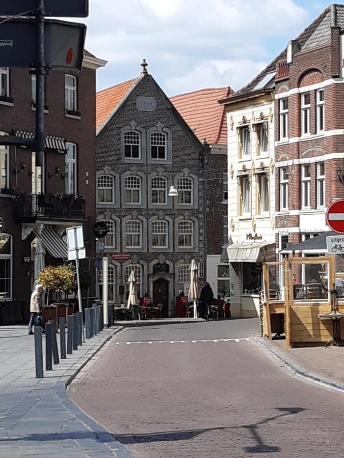 Roermond Uniek Stadspand, compleet woonhuis Buitenkant foto